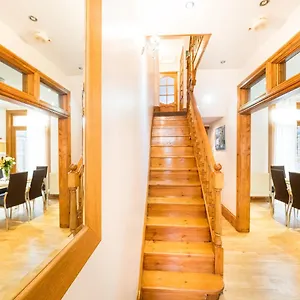 Lt The Gate House Holiday home London